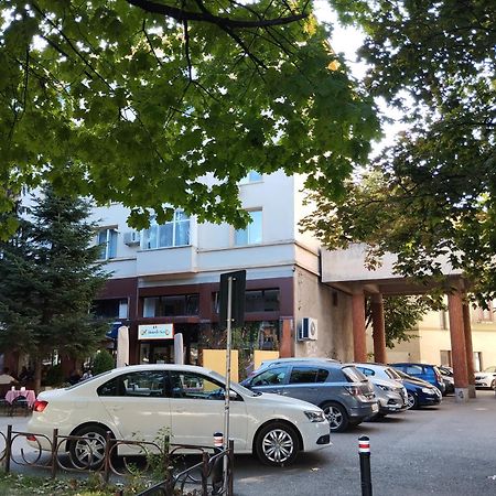 L'Escale - Ultracentral Craiova Bagian luar foto